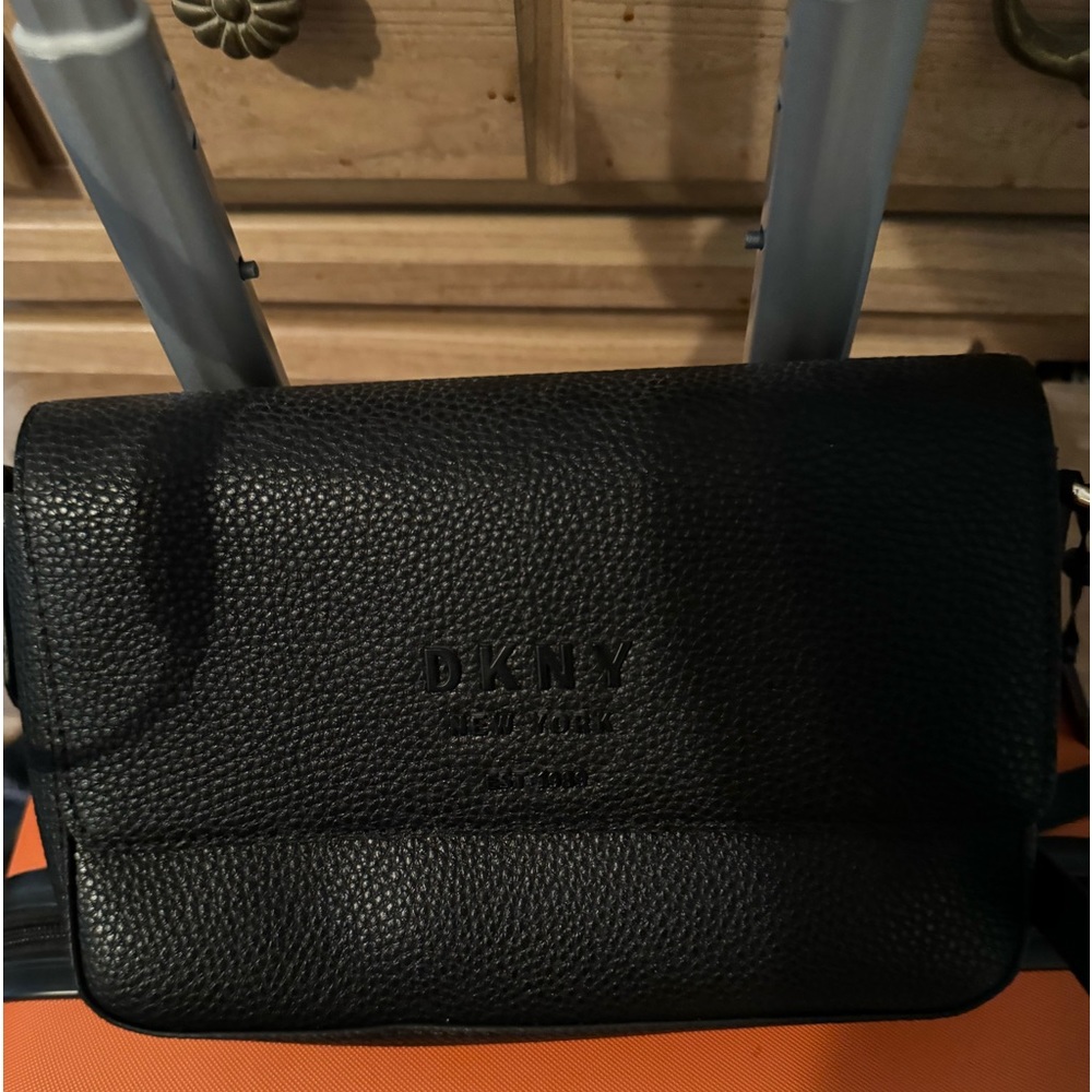 DKNY